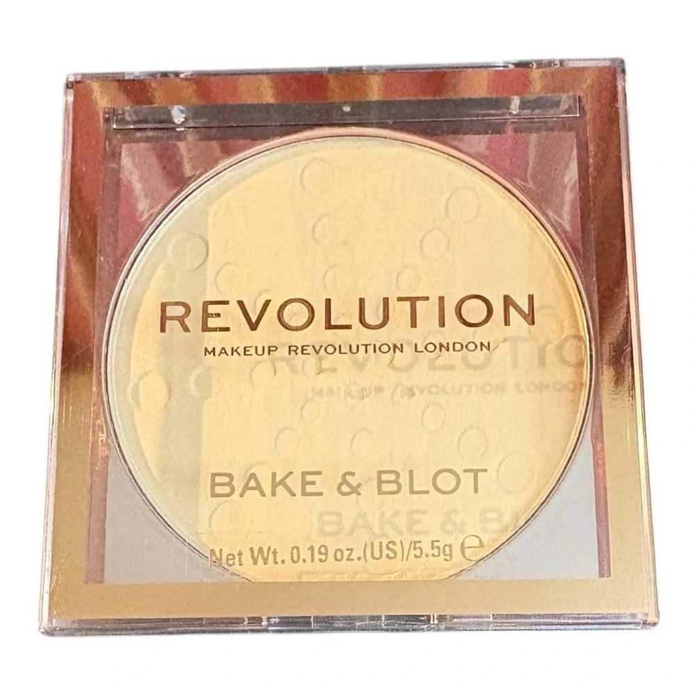 Makeup Revolution Bake & Blot Powder in Banana NEW